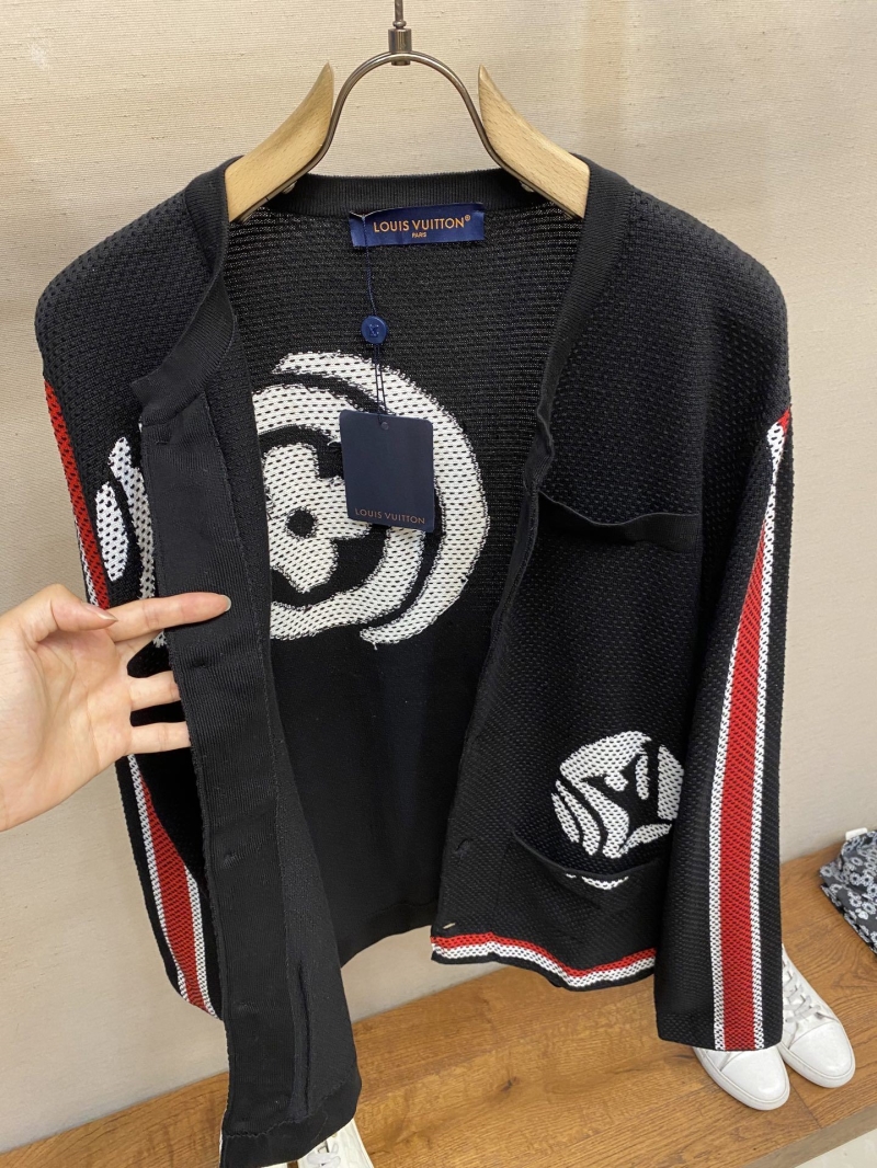 l0vis Vvtt0n sweater